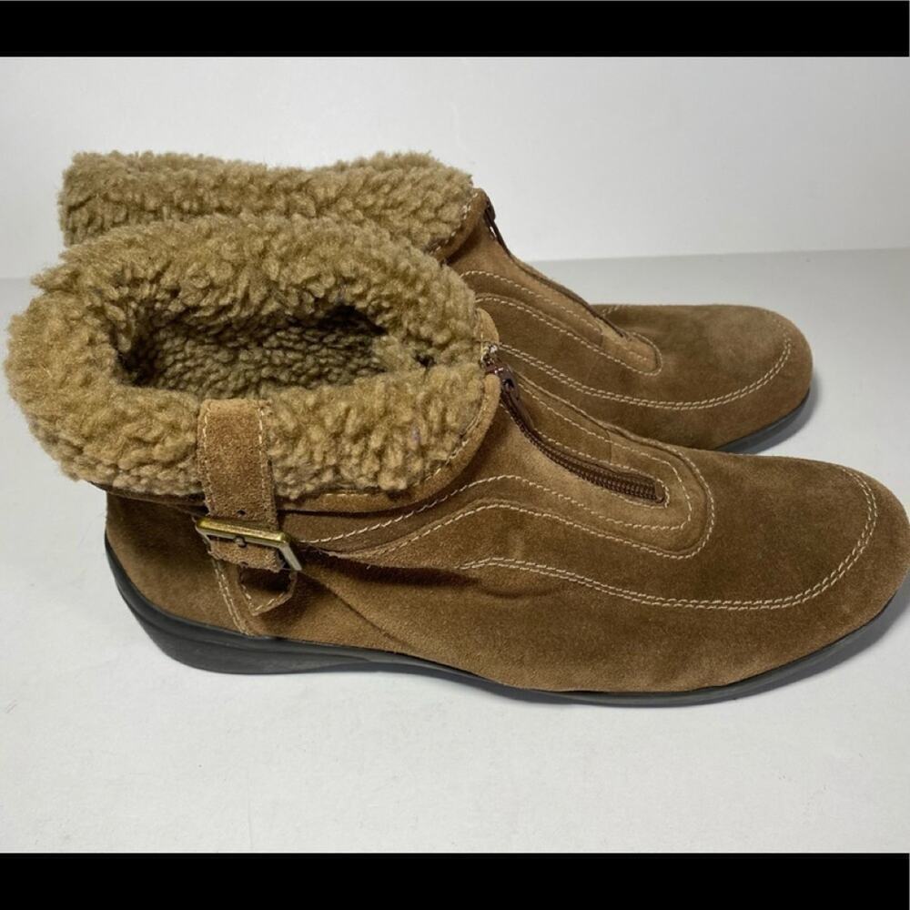 EASY SPIRIT WOMENS “BOOTIE” SIZE 9